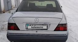 Mercedes-Benz E 220 1993 года за 2 500 000 тг. в Караганда – фото 5