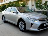 Toyota Camry 2015 годаүшін11 300 000 тг. в Актобе – фото 4