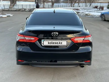 Toyota Camry 2018 года за 13 250 000 тг. в Астана – фото 8