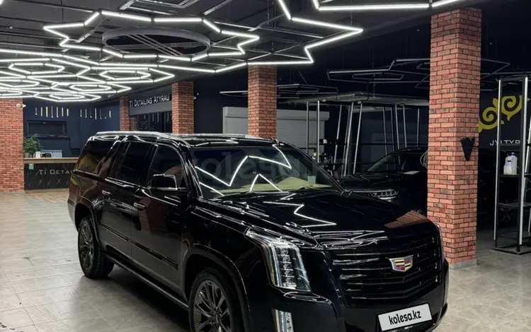 Cadillac Escalade 2019 года за 26 000 000 тг. в Атырау