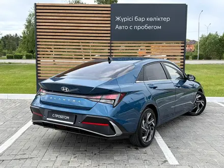 Hyundai Elantra 2023 года за 8 090 000 тг. в Кокшетау – фото 5