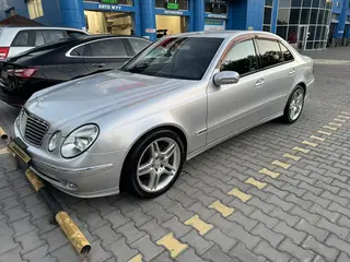 Mercedes-Benz E 320
