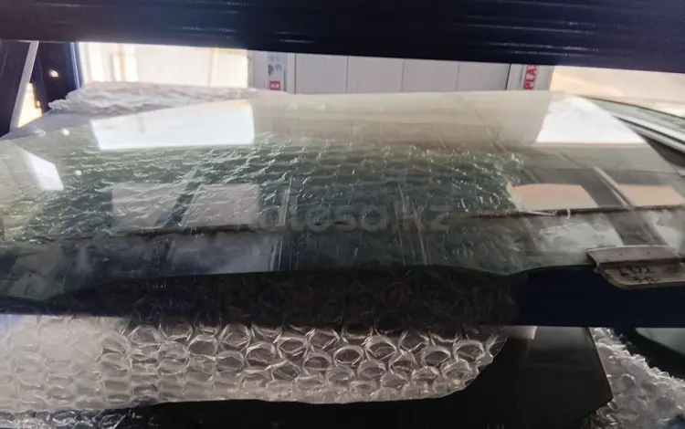 Стекло лобовое за 5 000 тг. в Алматы