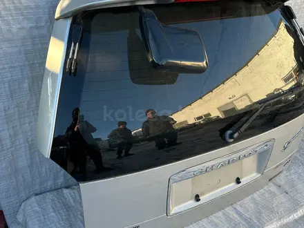 Крышка багажника Mitsubishi Chariot Grandis N84W из Японии за 80 000 тг. в Караганда – фото 2
