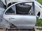 Дверь задней правый MERCEDES BENZ W211 за 15 551 тг. в Шымкент