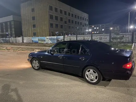 Mercedes-Benz E 230 1997 года за 2 700 000 тг. в Талдыкорган – фото 4