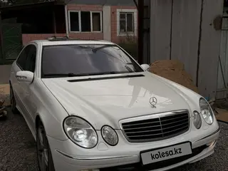 Mercedes-Benz E 320