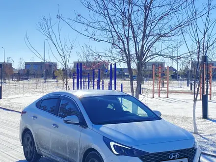 Hyundai Accent 2020 года за 7 550 000 тг. в Туркестан – фото 2