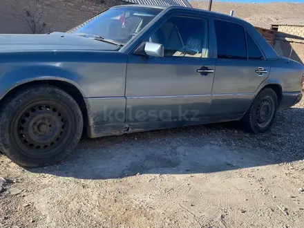 Mercedes-Benz E 230 1992 года за 600 000 тг. в Жанатас – фото 3