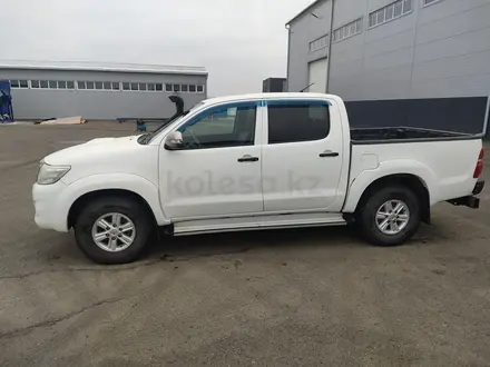Toyota Hilux 2013 года за 8 500 000 тг. в Уральск – фото 2