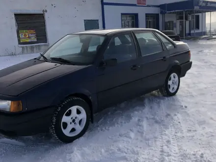 Volkswagen Passat 1993 года за 1 100 000 тг. в Кокшетау – фото 2