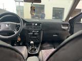 Volkswagen Jetta 2000 года за 1 200 000 тг. в Уральск – фото 2