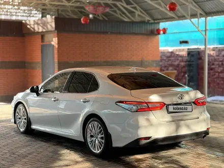 Toyota Camry 2020 года за 14 500 000 тг. в Алматы – фото 5