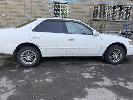 Toyota Camry 1997 года за 3 600 000 тг. в Усть-Каменогорск – фото 5