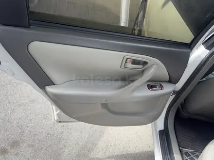 Toyota Camry 1997 года за 3 600 000 тг. в Усть-Каменогорск – фото 9