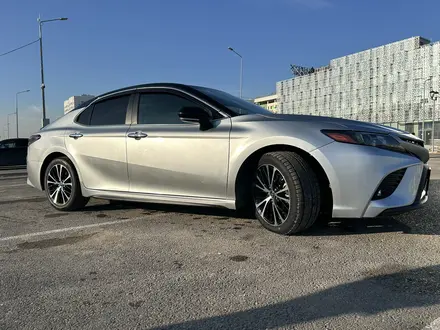 Toyota Camry 2020 года за 10 000 000 тг. в Туркестан – фото 3