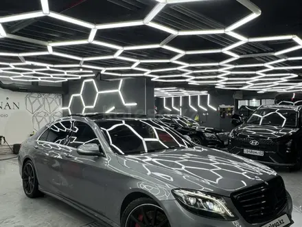 Mercedes-Benz S 500 2014 года за 25 000 000 тг. в Алматы