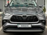 Toyota Highlander 2022 годаүшін29 800 000 тг. в Алматы – фото 3