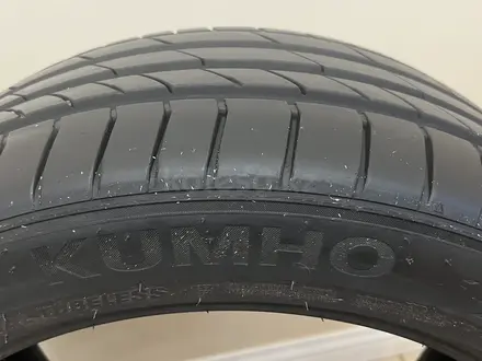 Резина Kumho за 90 000 тг. в Астана