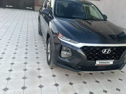 Hyundai Santa Fe 2020 года за 9 700 000 тг. в Кызылорда – фото 2