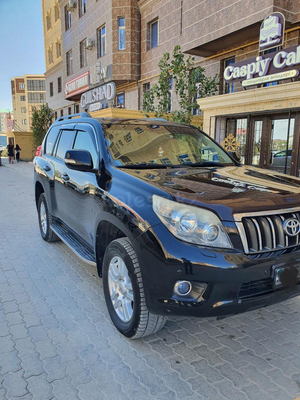 Toyota Land Cruiser Prado 2010 г.