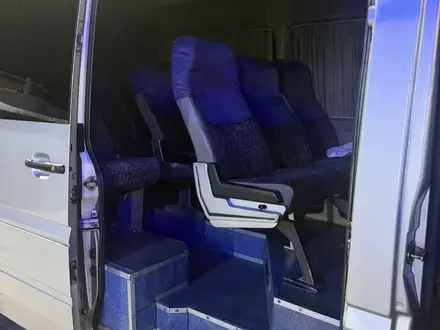 Mercedes-Benz Sprinter 2003 года за 7 000 000 тг. в Алматы – фото 12