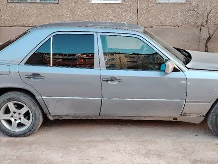 Mercedes-Benz E 300 1993 года за 1 200 000 тг. в Жезказган – фото 4