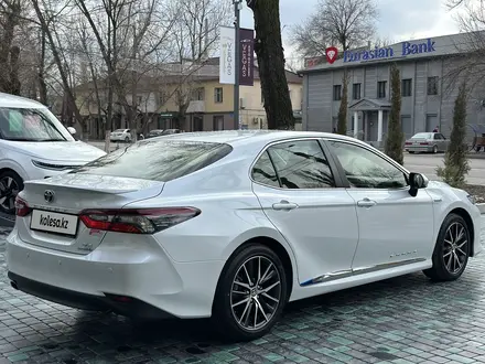 Toyota Camry 2022 года за 17 500 000 тг. в Тараз – фото 5