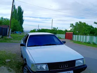 Audi 100