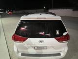 Toyota Sienna 2013 годаfor8 600 000 тг. в Атырау – фото 5