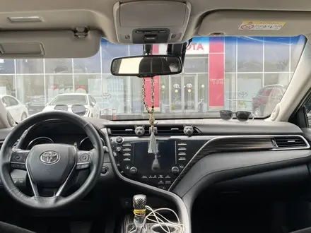 Toyota Camry 2019 года за 13 500 000 тг. в Актобе – фото 11