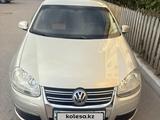 Volkswagen Jetta 2010 года за 2 900 000 тг. в Актау