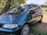 Volkswagen Sharan 1995 года за 1 500 000 тг. в Алматы