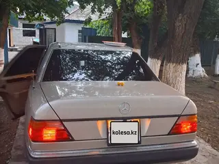 Mercedes-Benz E 320