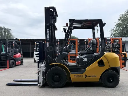 Komatsu  FG25T-17 2.5 тонны 4 метра мультипозиционер 2014 года за 8 450 000 тг. в Алматы – фото 3