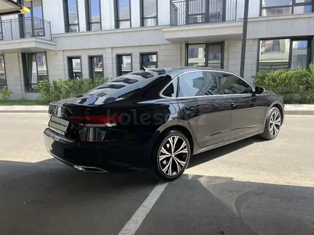 Volkswagen Passat 2020 года за 9 600 000 тг. в Алматы – фото 4