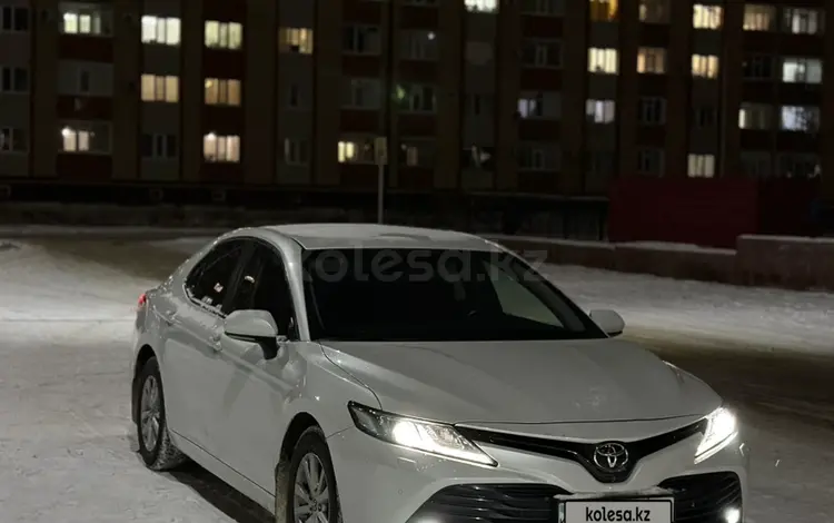 Toyota Camry 2019 годаүшін15 300 000 тг. в Актобе