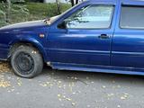 Volkswagen Golf 1994 годаүшін900 000 тг. в Усть-Каменогорск