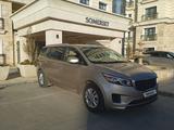 Kia Carnival 2015 годаүшін10 999 000 тг. в Атырау – фото 4