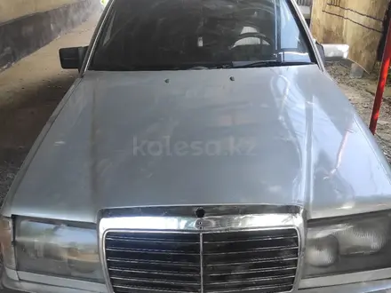 Mercedes-Benz E 260 1990 года за 650 000 тг. в Алматы