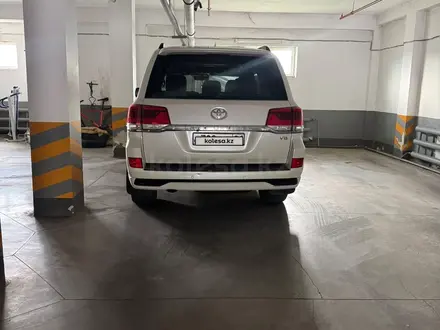 Toyota Land Cruiser 2017 года за 32 500 000 тг. в Астана – фото 2