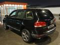 Volkswagen Touareg 2005 года за 4 250 000 тг. в Актау – фото 4