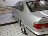 BMW 528 1997 года за 1 800 000 тг. в Уральск – фото 4