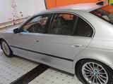 BMW 528 1997 года за 1 800 000 тг. в Уральск – фото 3