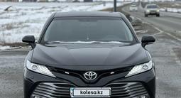 Toyota Camry 2018 года за 14 500 000 тг. в Актобе