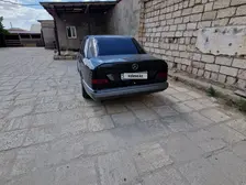 Mercedes-Benz E-Class, 1990
