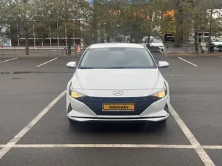 Hyundai Elantra, 2021