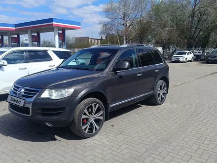 Volkswagen Touareg 2007 года за 8 300 000 тг. в Караганда