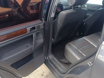 Volkswagen Touareg 2007 года за 8 300 000 тг. в Караганда – фото 9