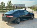 Toyota Camry 2023 года за 15 600 000 тг. в Актау – фото 12
